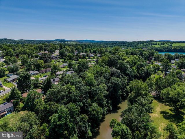 108 OLD FORD DR, Camp Hill, PA 17011