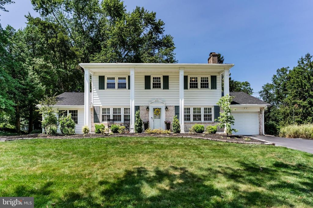 108 OLD FORD DR, Camp Hill, PA 17011