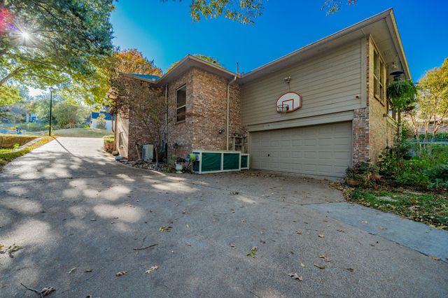 537 Ten Mile Drive, Desoto, TX 75115