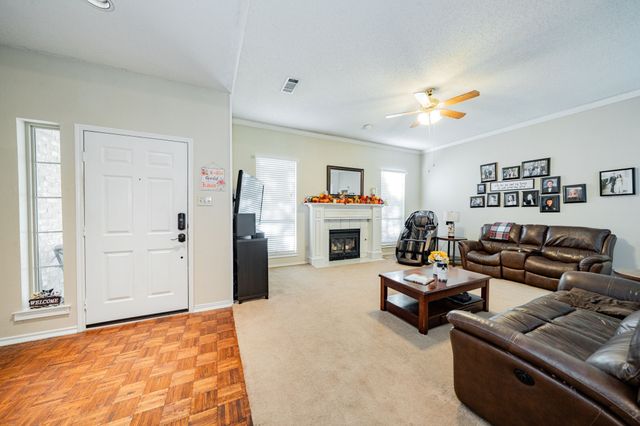 537 Ten Mile Drive, Desoto, TX 75115