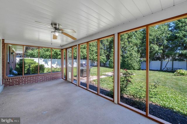 221 MCKINLEY AVE, Hanover, PA 17331