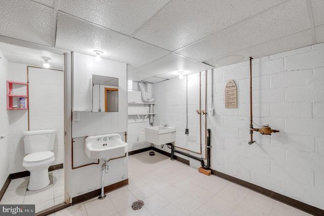 221 MCKINLEY AVE, Hanover, PA 17331