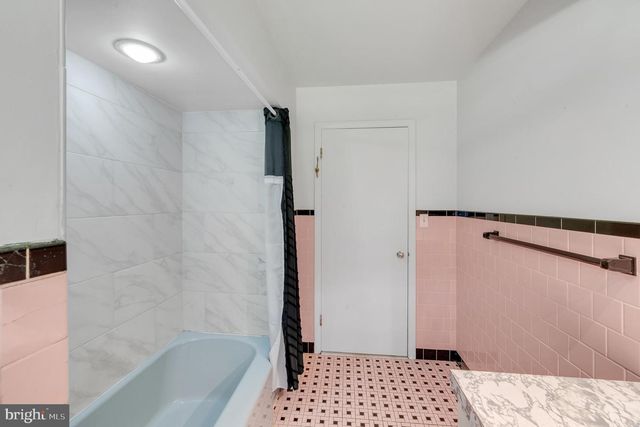 221 MCKINLEY AVE, Hanover, PA 17331