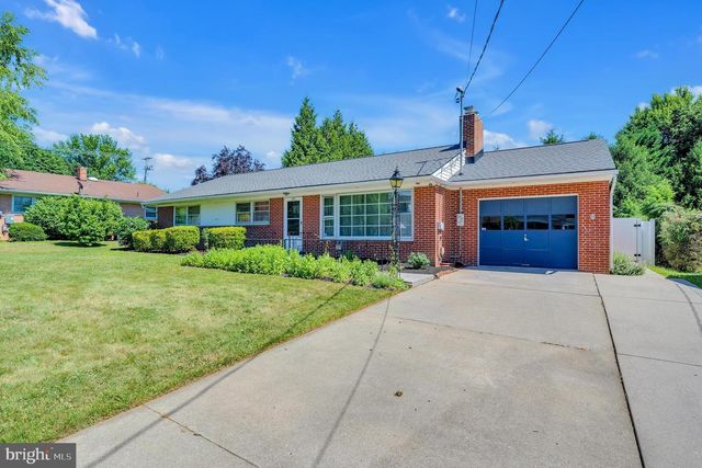 221 MCKINLEY AVE, Hanover, PA 17331