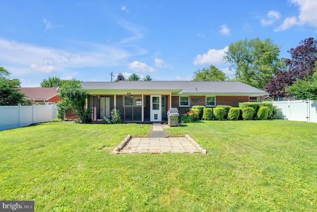 221 MCKINLEY AVE, Hanover, PA 17331
