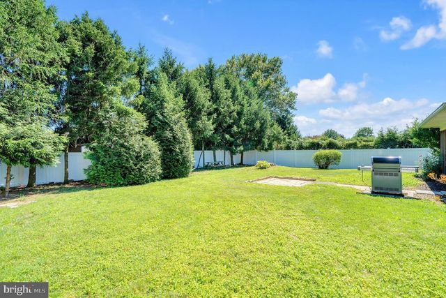 221 MCKINLEY AVE, Hanover, PA 17331