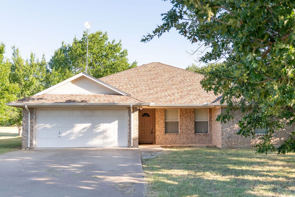 1193 County Road 318, Glen Rose, TX 76043