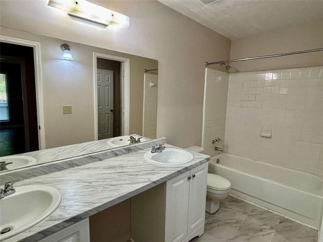 3841 Woodridge Way, Tucker, GA 30084