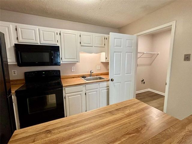 3841 Woodridge Way, Tucker, GA 30084