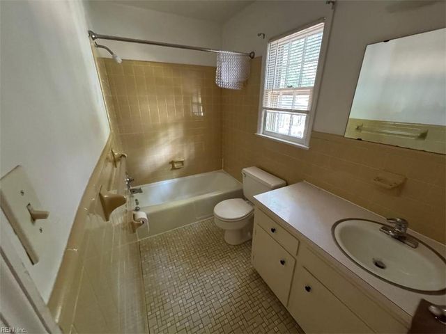 331 Wendwood DR, Newport News, VA 23602