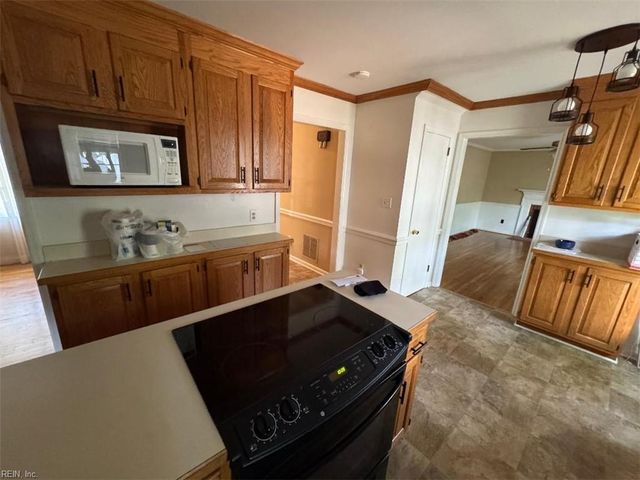 331 Wendwood DR, Newport News, VA 23602