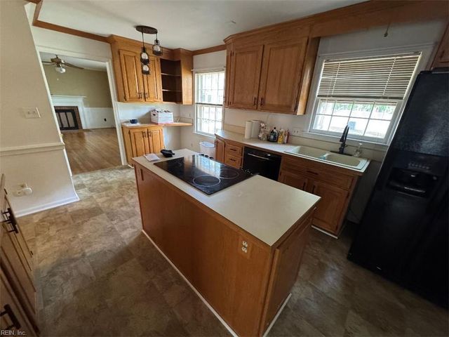 331 Wendwood DR, Newport News, VA 23602