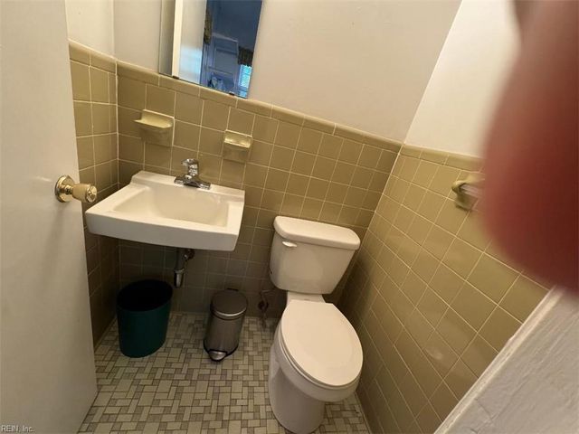 331 Wendwood DR, Newport News, VA 23602