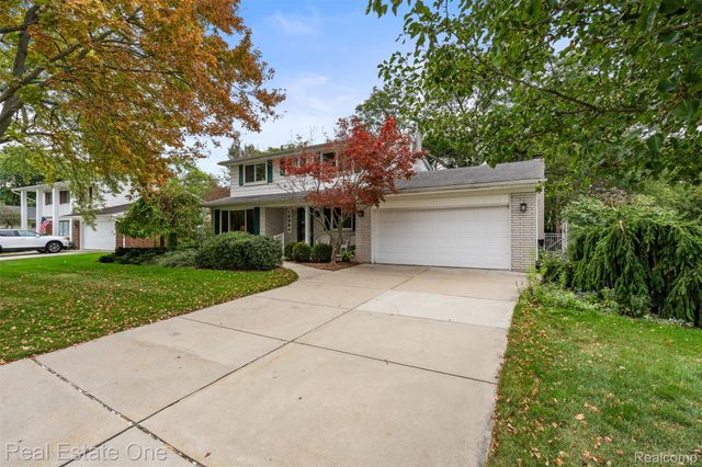 18984 Briarwood Lane, Clinton Charter Township, MI 48036