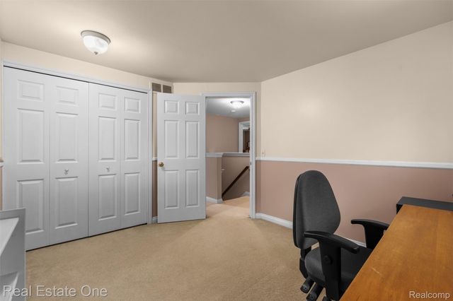 18984 Briarwood Lane, Clinton Charter Township, MI 48036