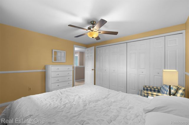 18984 Briarwood Lane, Clinton Charter Township, MI 48036