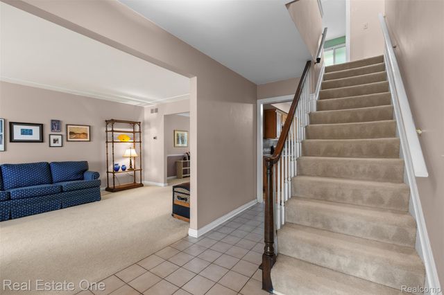 18984 Briarwood Lane, Clinton Charter Township, MI 48036