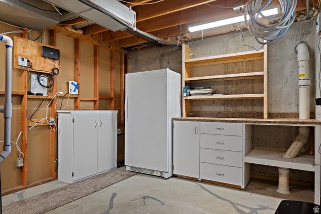 2058 W BYRON CIR, West Valley City, UT 84119