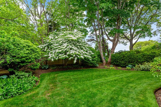 105 Parker Road UNIT B, Osterville, MA 02655