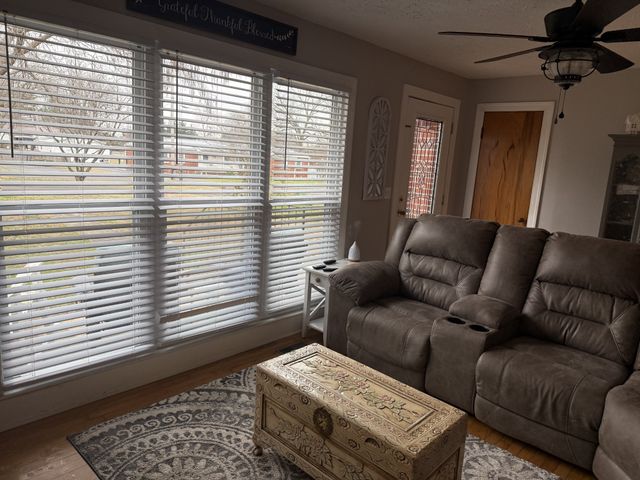 111 Dogwood Ln, Winchester, TN 37398