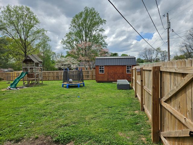 111 Dogwood Ln, Winchester, TN 37398