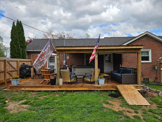 111 Dogwood Ln, Winchester, TN 37398