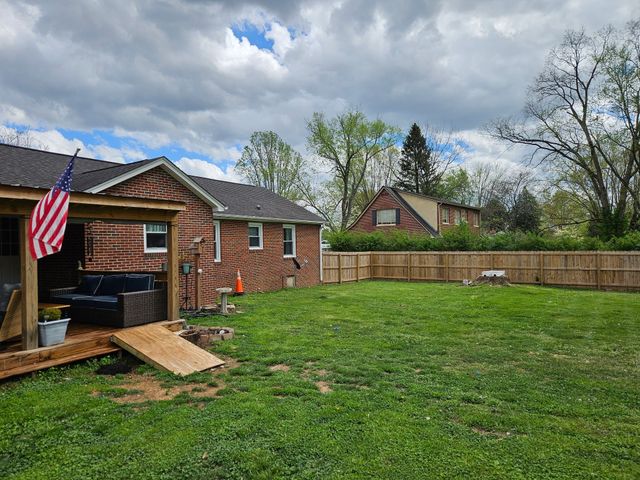 111 Dogwood Ln, Winchester, TN 37398