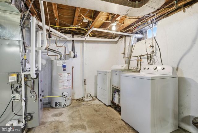 419 W GRAYS AVE, Glenolden, PA 19036