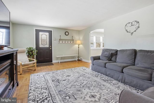 419 W GRAYS AVE, Glenolden, PA 19036