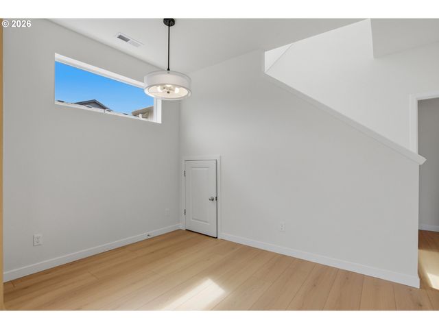 12316 Ne 107TH Way, Vancouver, WA 98682