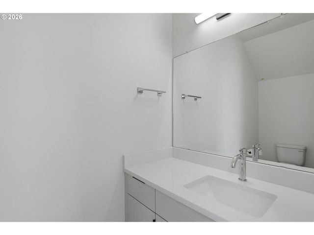 12316 Ne 107TH Way, Vancouver, WA 98682