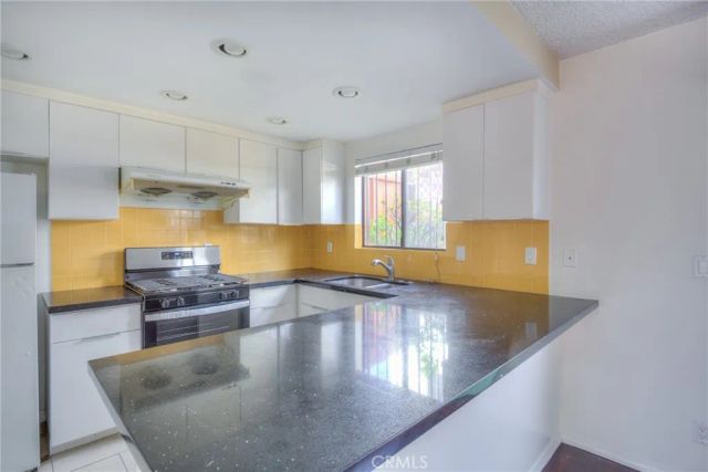 2020 20th 6, Santa Monica, CA 90404