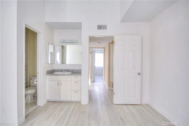 2020 20th 6, Santa Monica, CA 90404