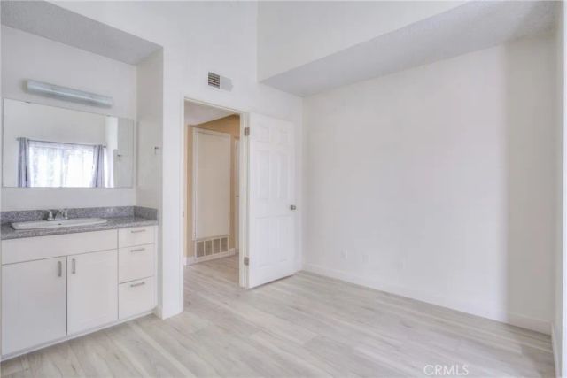 2020 20th 6, Santa Monica, CA 90404