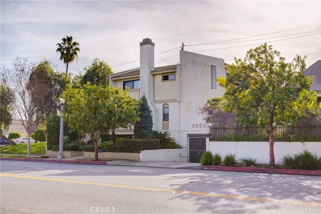 2020 20th 6, Santa Monica, CA 90404