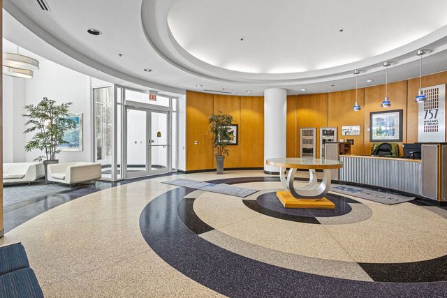 757 N Orleans Street 1901, Chicago, IL 60654