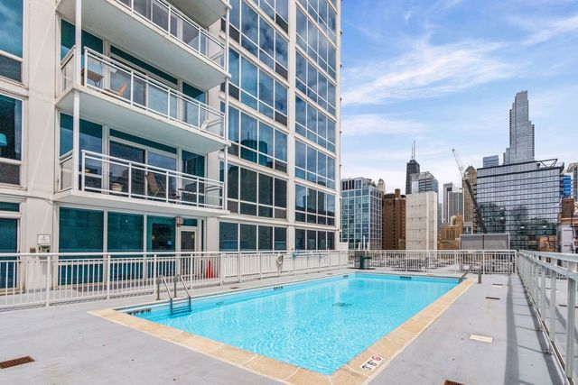 757 N Orleans Street 1901, Chicago, IL 60654