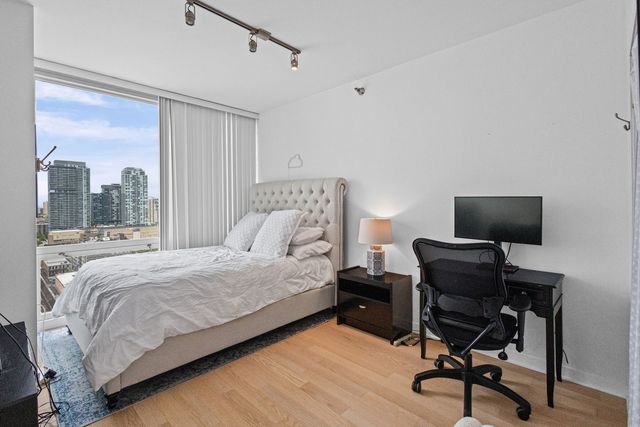 757 N Orleans Street 1901, Chicago, IL 60654