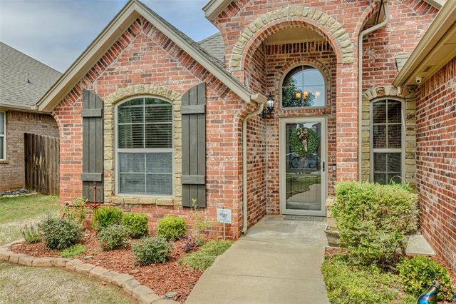 8609 SW 66th Place, Oklahoma City, OK 73169