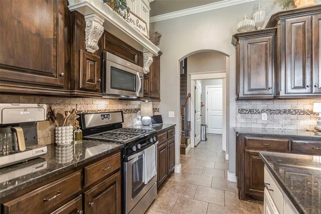 8609 SW 66th Place, Oklahoma City, OK 73169