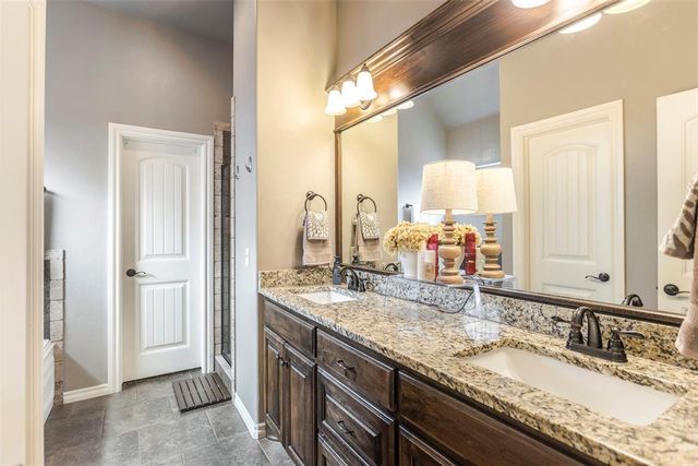 8609 SW 66th Place, Oklahoma City, OK 73169