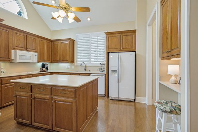 6404 Creekside Drive, Greenville, TX 75402