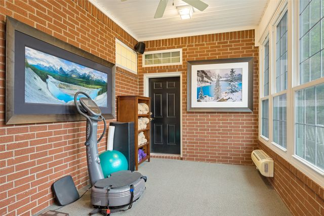 6404 Creekside Drive, Greenville, TX 75402