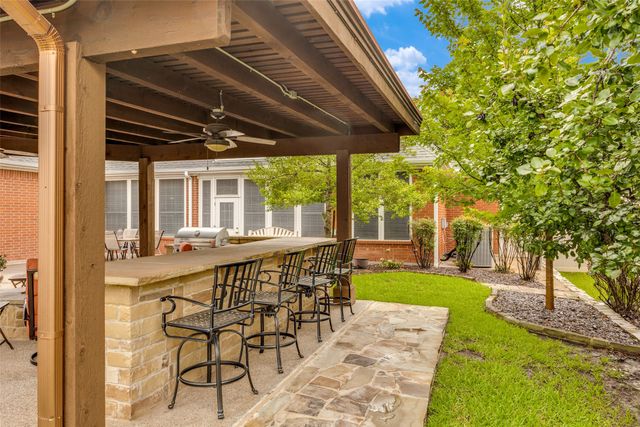 6404 Creekside Drive, Greenville, TX 75402