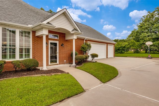 6404 Creekside Drive, Greenville, TX 75402