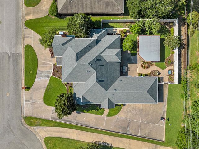 6404 Creekside Drive, Greenville, TX 75402