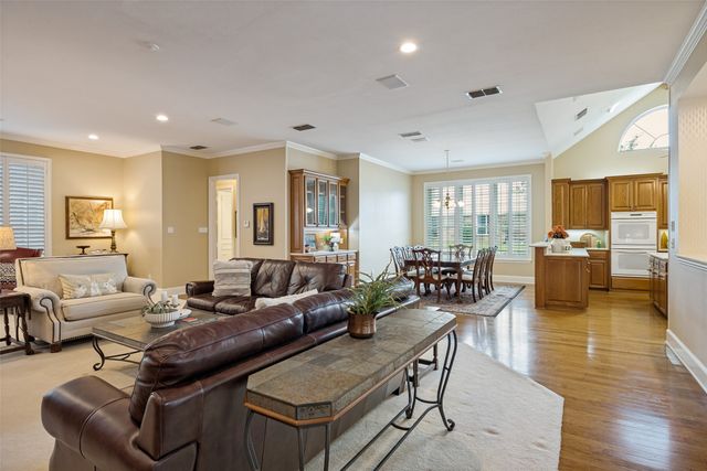 6404 Creekside Drive, Greenville, TX 75402