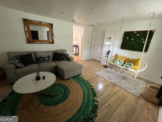 718 Fairburn Road NW, Atlanta, GA 30331