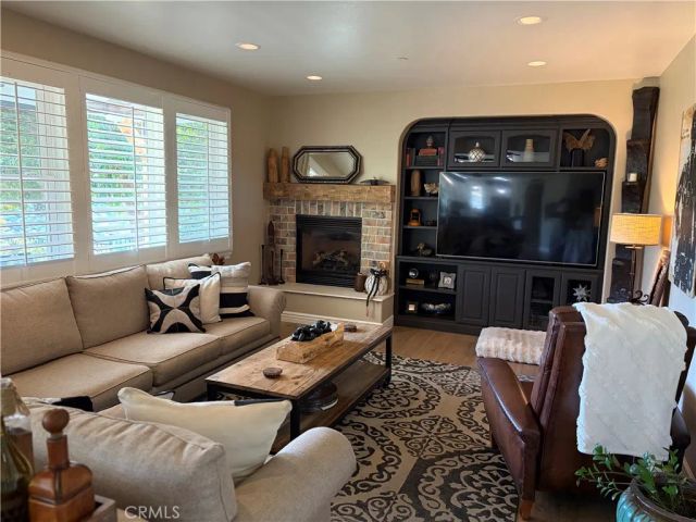 1016 Crown Hill, Simi Valley, CA 93063