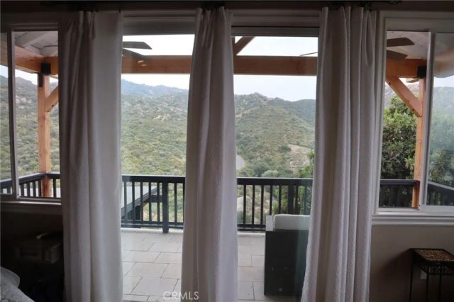 1016 Crown Hill, Simi Valley, CA 93063